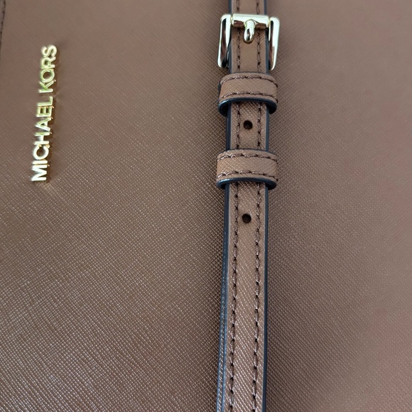 Michael Kors Jet Set Item  EW Crossbody - Picture 8 of 14